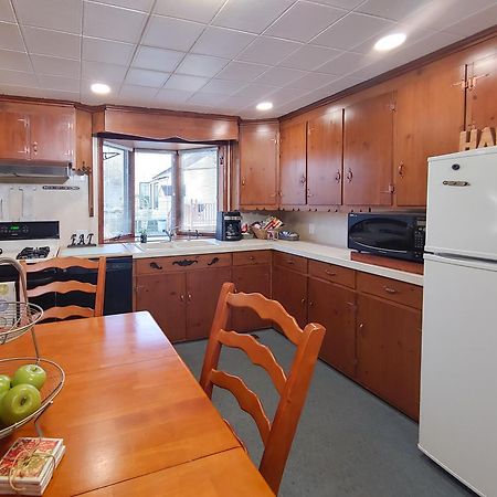 Huge Historic, W/Large Yard & Close To Beach Manistee Buitenkant foto