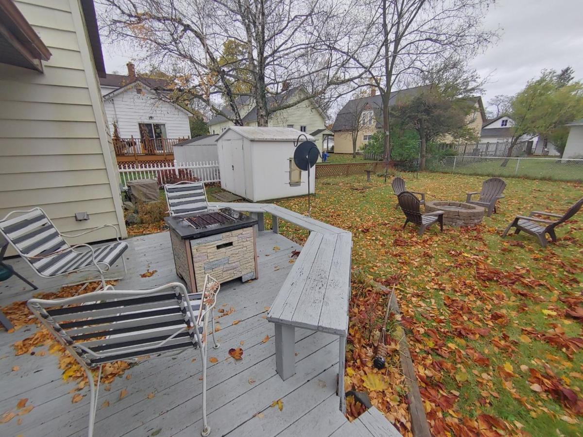 Huge Historic, W/Large Yard & Close To Beach Manistee Buitenkant foto