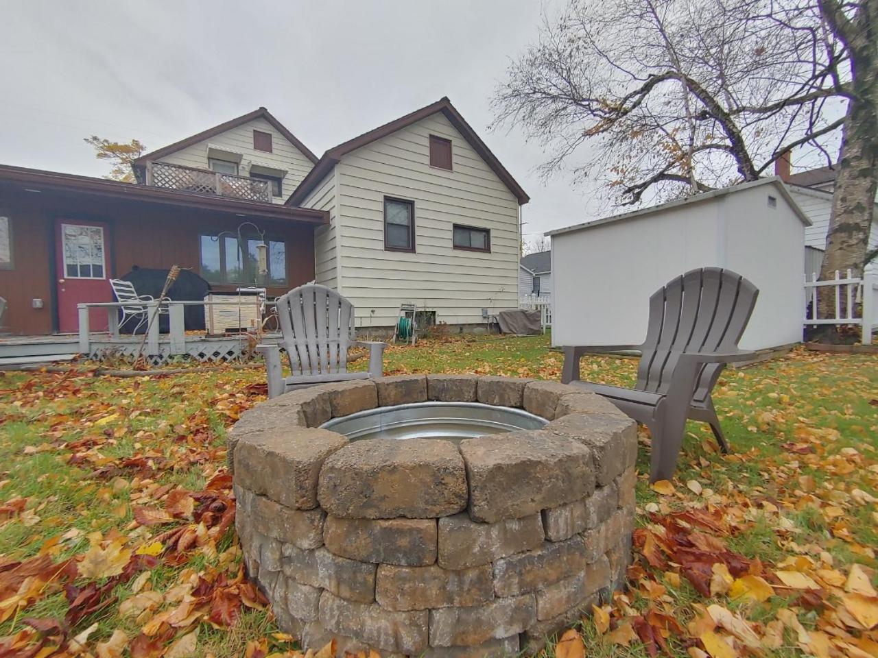 Huge Historic, W/Large Yard & Close To Beach Manistee Buitenkant foto